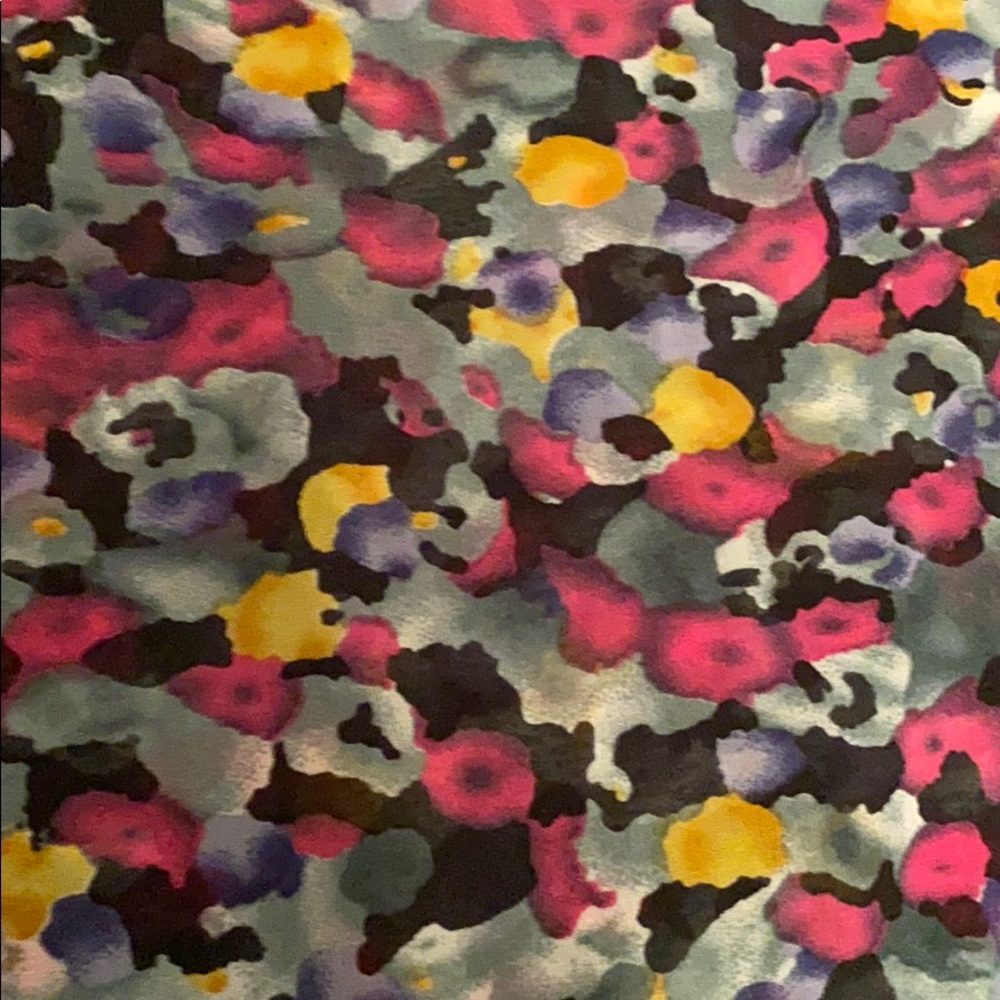 Patterned Blouse Perfect Condition - image 3